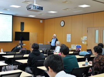 【開催報告】高安研究室WRHI海外特任教授による講義(2/20開催）