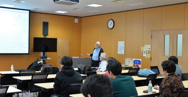 【開催報告】高安研究室WRHI海外特任教授による講義(2/20開催）